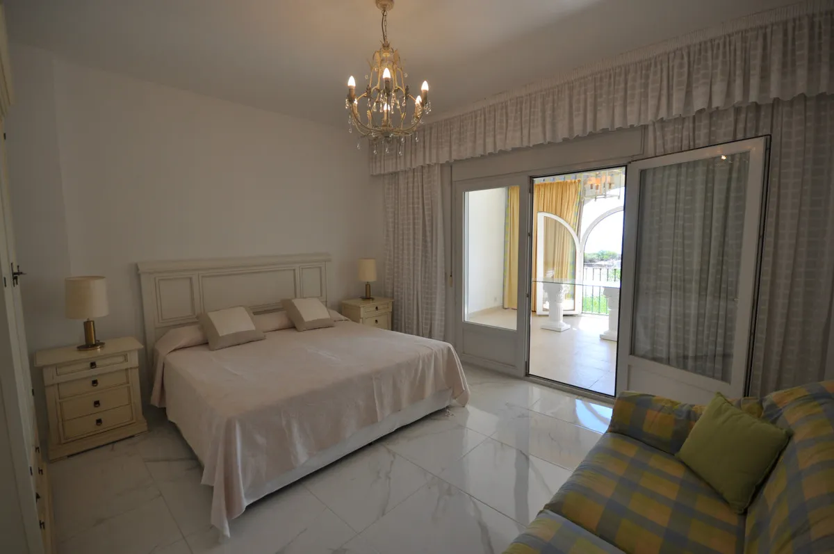 ee499d9a-31e0-4b3e-b5e3-3e72b0b0bb24