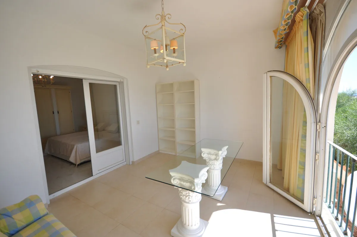 f4880a6c-7c9a-48ff-bb49-267a63c86be3