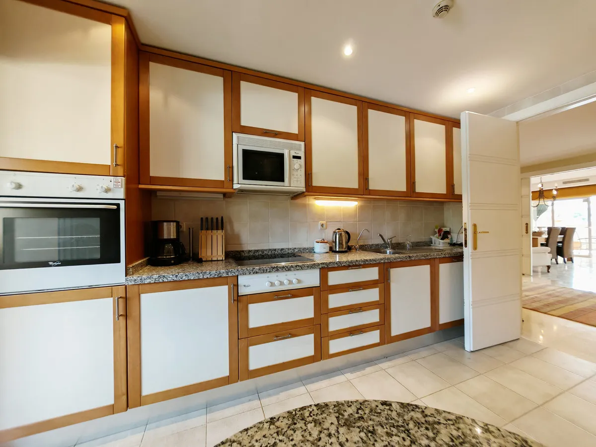 b5e38898-1920-403c-a136-df716211120a