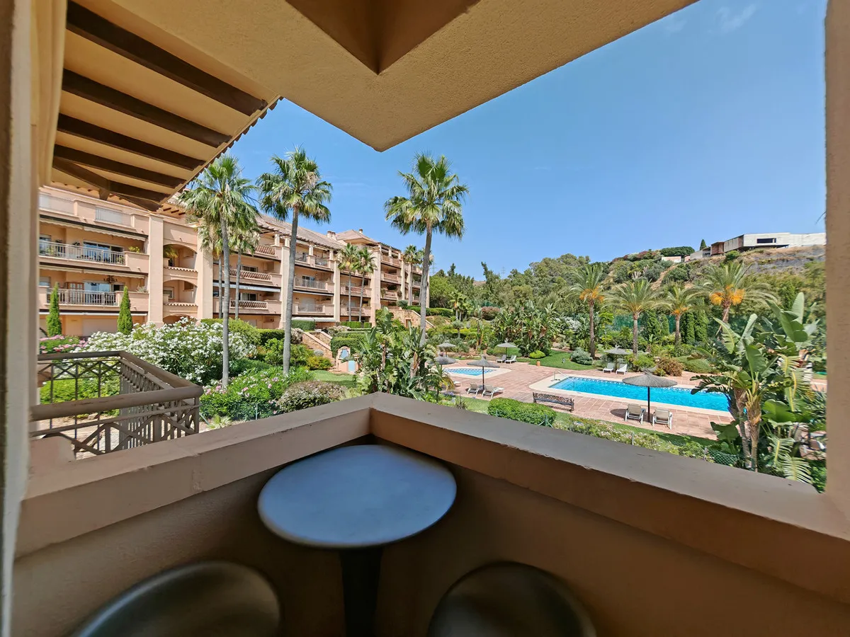 c2e0a0e0-def2-43ff-9af3-6a233aa1ac29