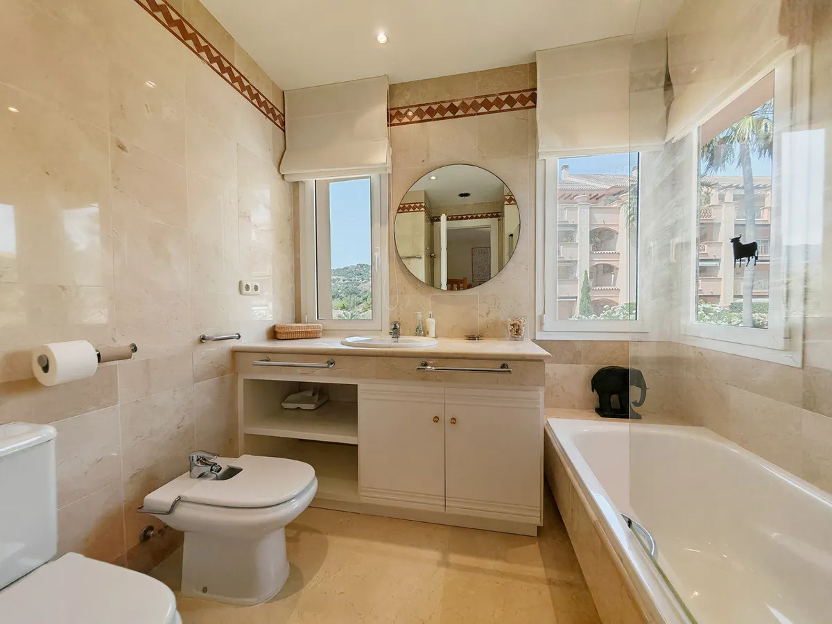 fb500f63-0a21-4250-ba64-2f0738b493d9