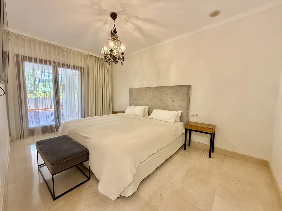 8a6b952d-185d-4fa6-a7f0-d7cc853c0152