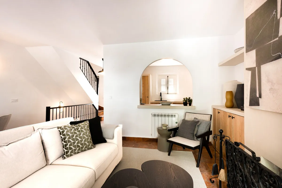 a564d1d1-559d-47f9-8b16-ce1d79ff6b5e