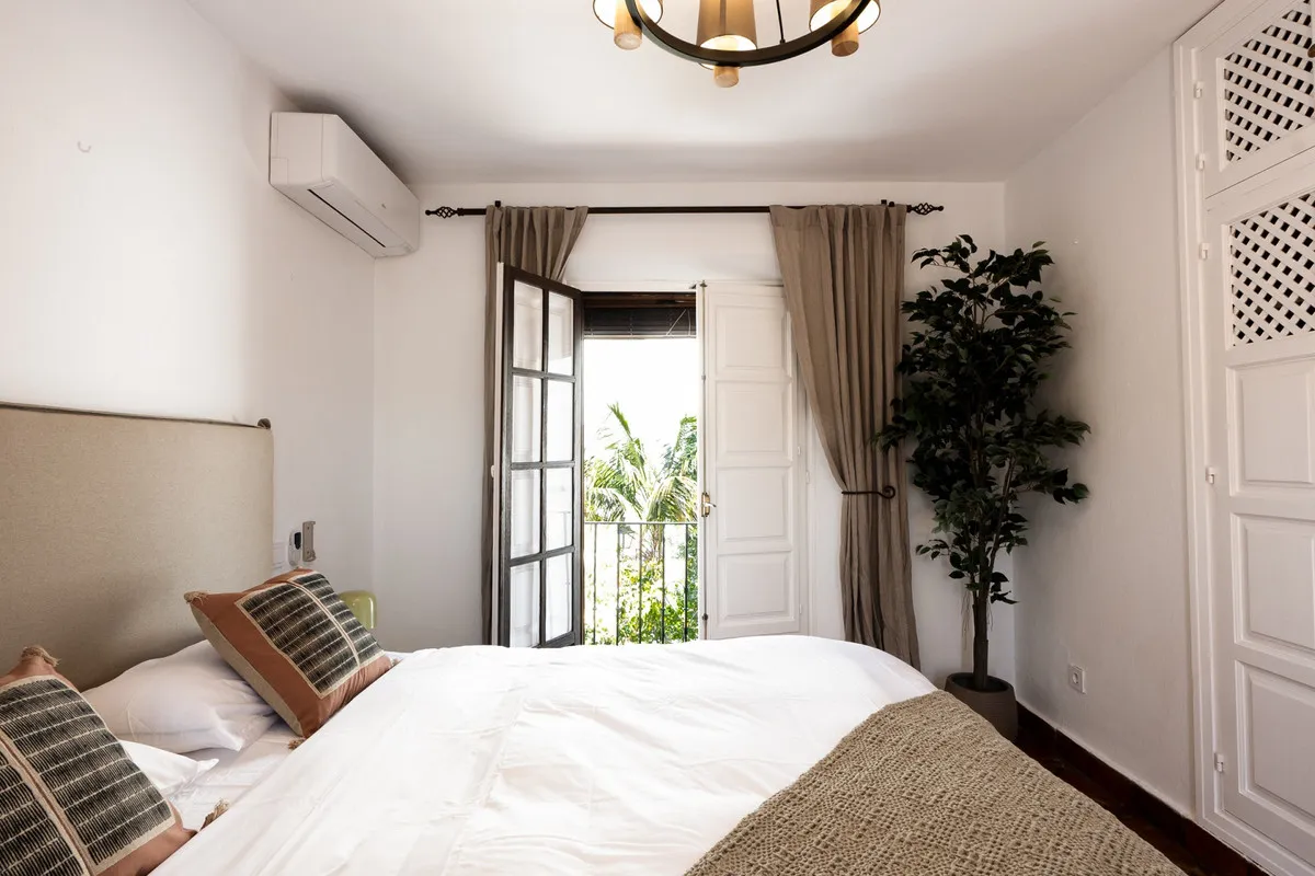 c4e6a2ae-9856-433f-8694-86fc72d07cef