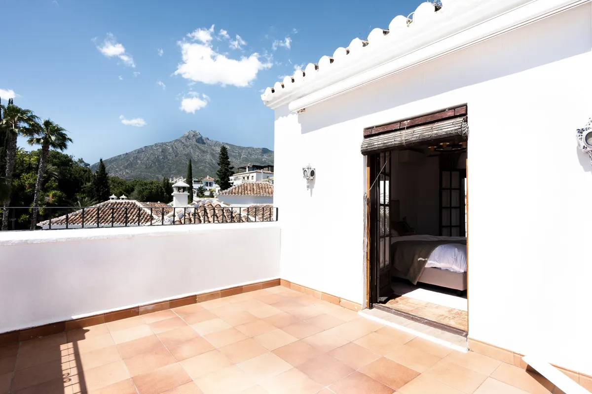 d6c89177-f7e3-49f4-8e59-53a9e3260495