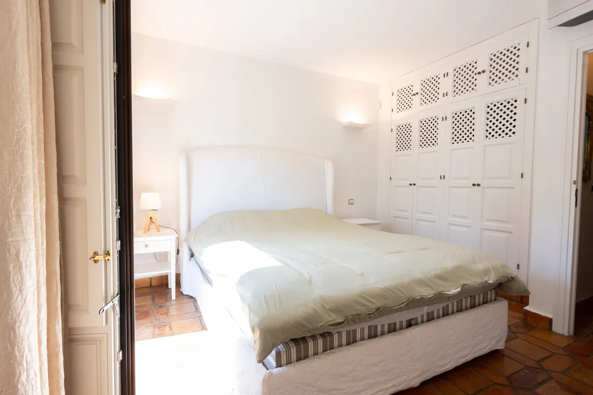 5ed8fccf-d270-4a8e-8e31-274a153e9a80