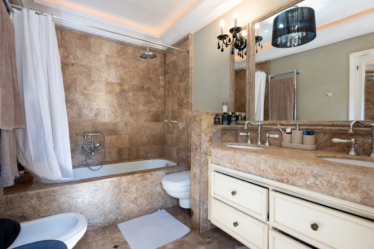 b3c528eb-204d-4519-b71c-a94c9f0a781a