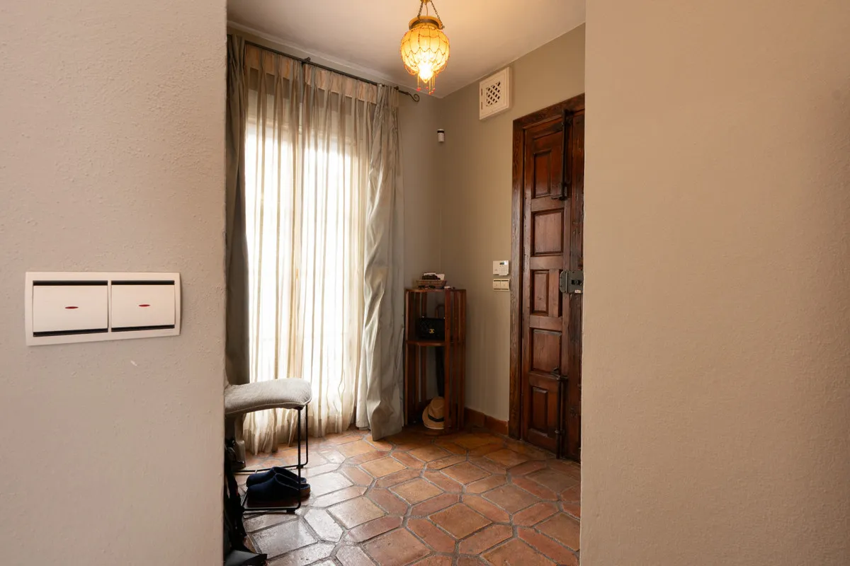 b415b835-0587-4b4b-8a88-dbae0ac1a6a4