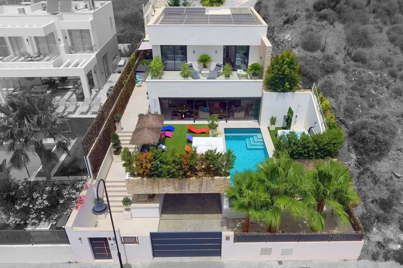 5e9ec661-45cf-474e-9622-ebdd89cbbe40