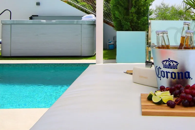 8fcafc8a-d9b2-4c3e-8393-03fbbb3956a9