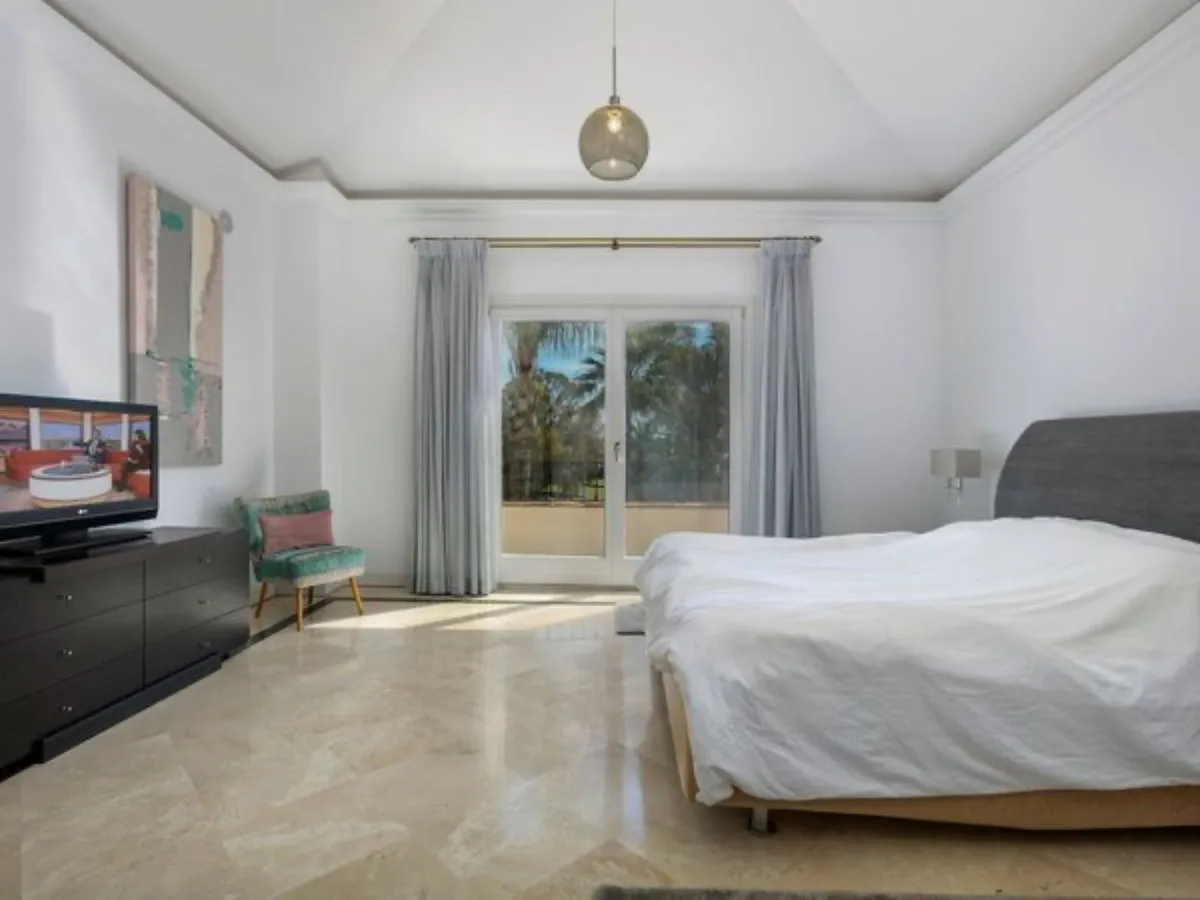 18c63ff3-4e57-461b-8fbb-bdb8e4bff1f4