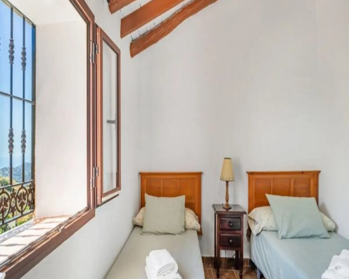 6be4eb5d-384c-4a0a-91a2-767fda96a804