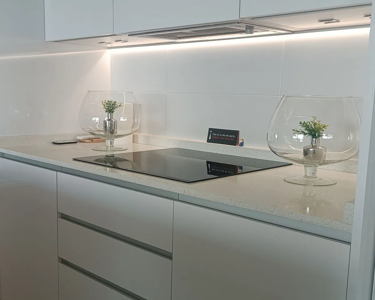 99e6ed55-5991-4f72-b587-a09e3b6756d1