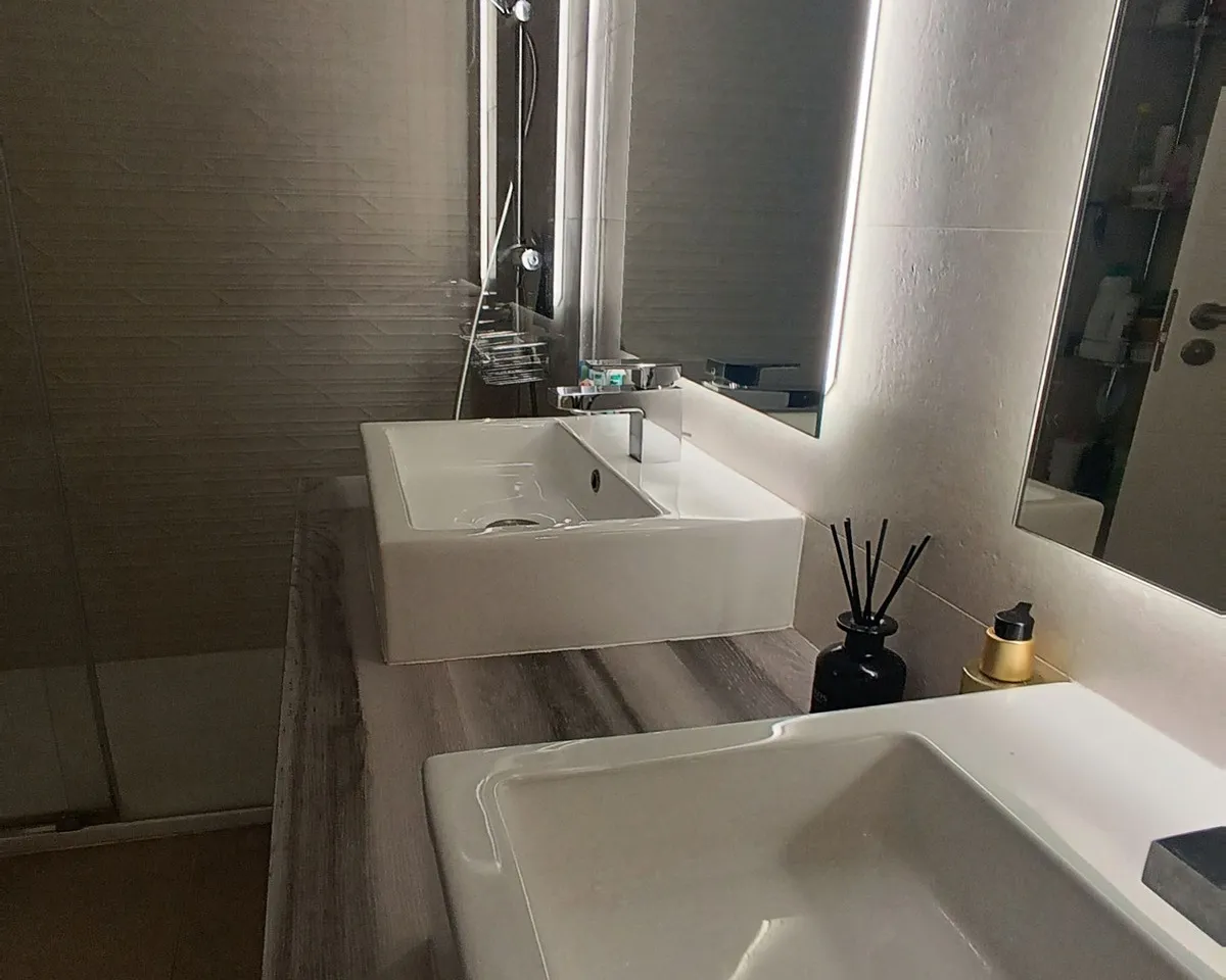 ee893680-1c39-4781-9eca-1cf2a4a37f5c