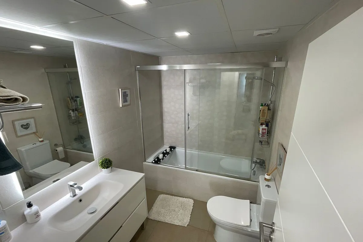 f585e6fd-b160-4c32-aca6-8d21b99dcd25