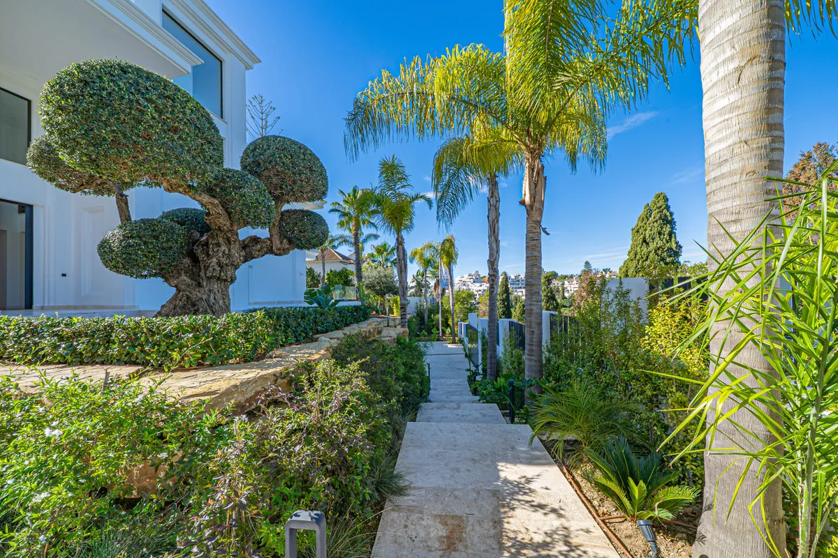 0b4222fc-6e25-41d2-8a23-e5cff8a4a27a