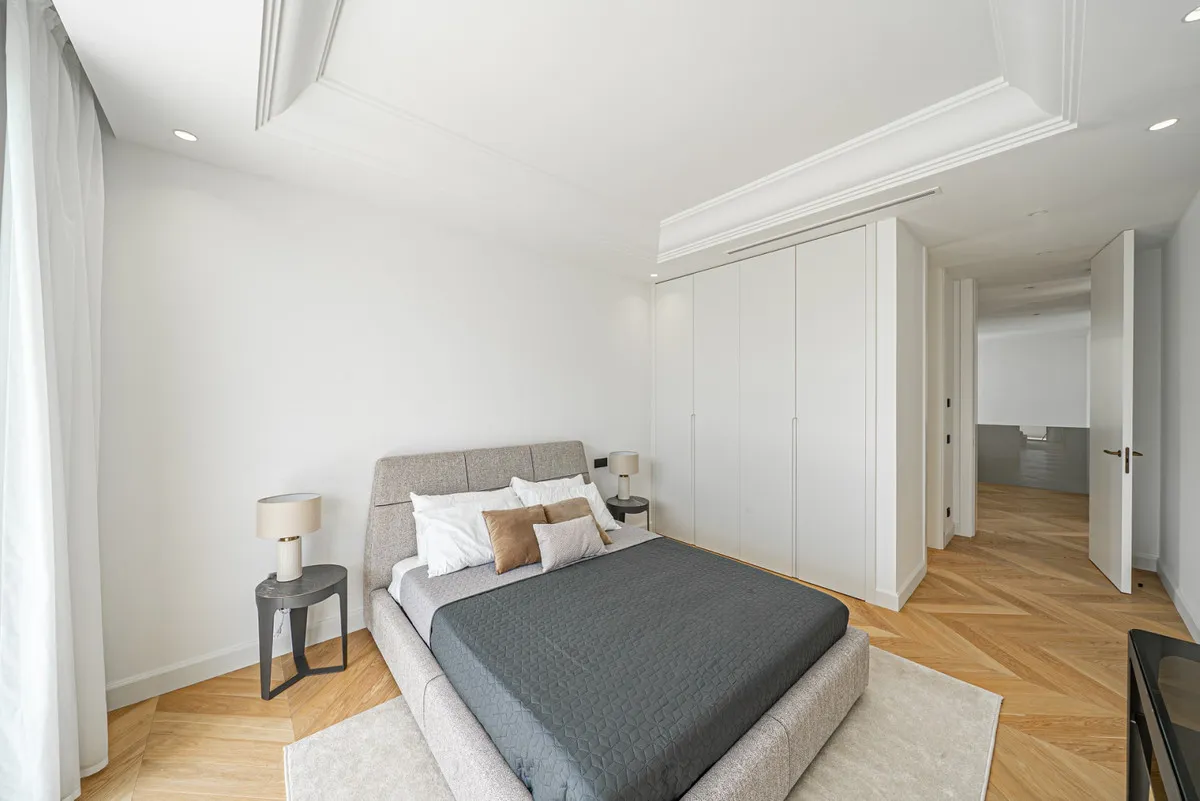 1f9fc037-789b-4eed-96ee-9a8e19440c53