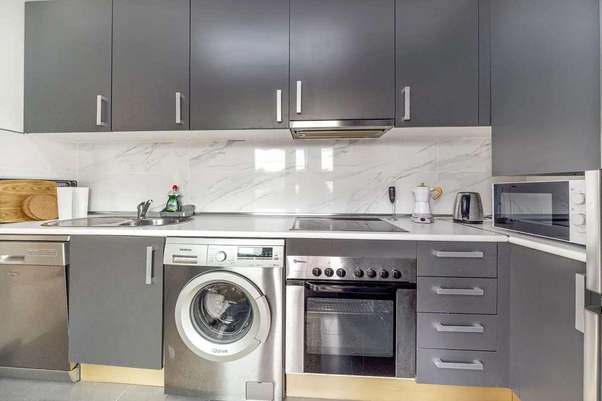 b7b4cd37-4514-4372-bb34-7aa2f5f80dc8