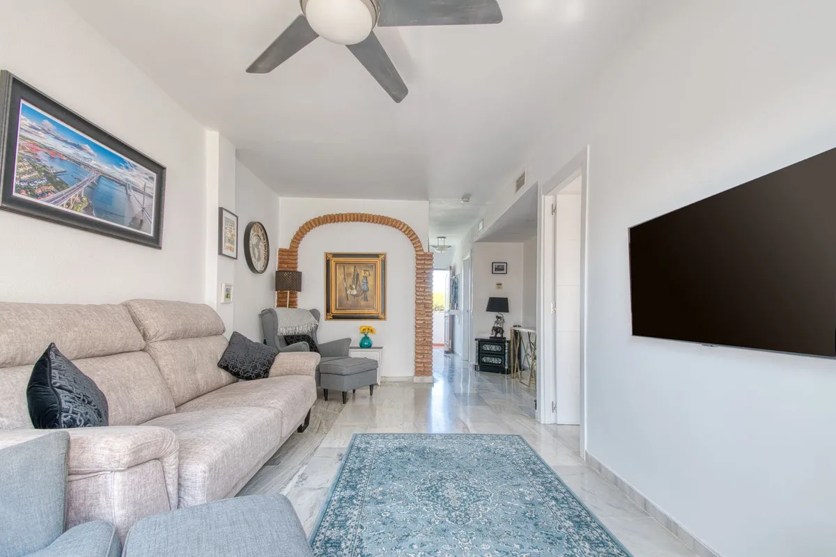 3c649073-749d-4f80-b1b6-b795fcdd1014