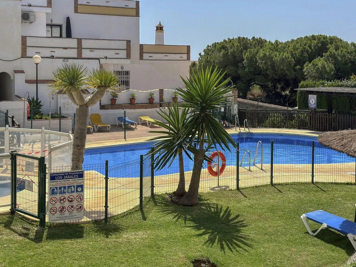 bdb9c843-4e42-494b-b5c4-e83e76af3498