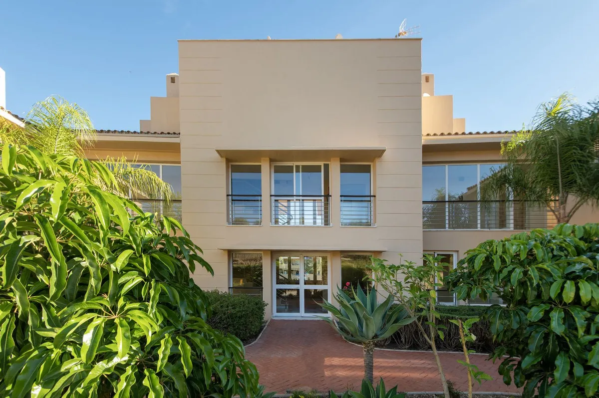 309ce6a3-27b5-4b94-915e-10171d418b1f