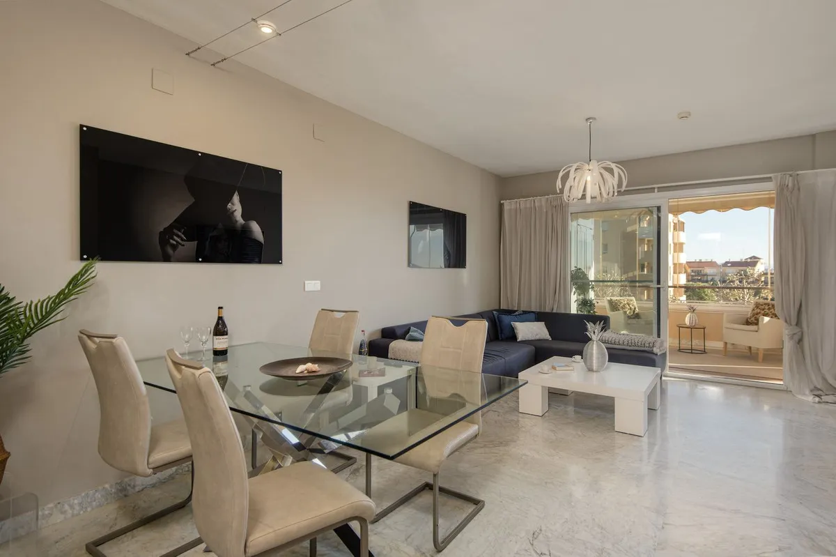 c0827139-c2af-455e-b94d-9cd09b8397c8