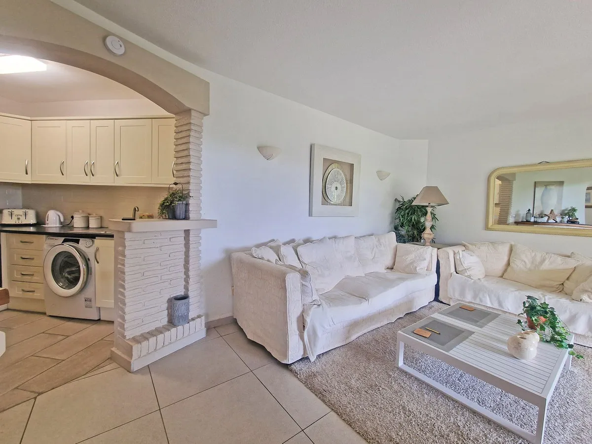 63658caa-b26c-4232-8868-219239ee65f0