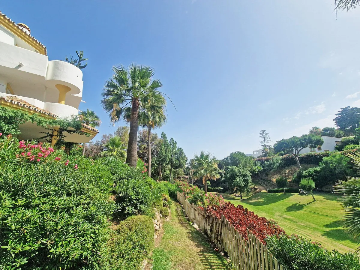 e52795bb-09bc-4803-81b6-bdb42fd3a797