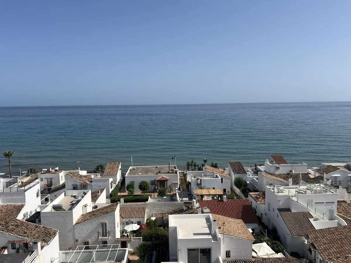 8ee14fa0-afe9-43e8-ba7a-f3ed05c1b3e9