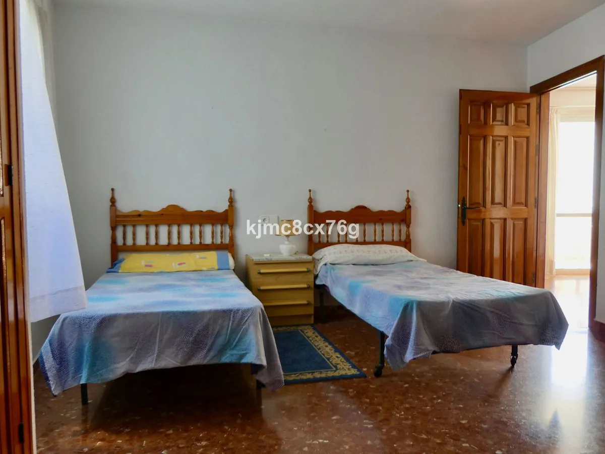 e2e08d3c-59ca-4d8f-a3bc-6646f9bbb23a