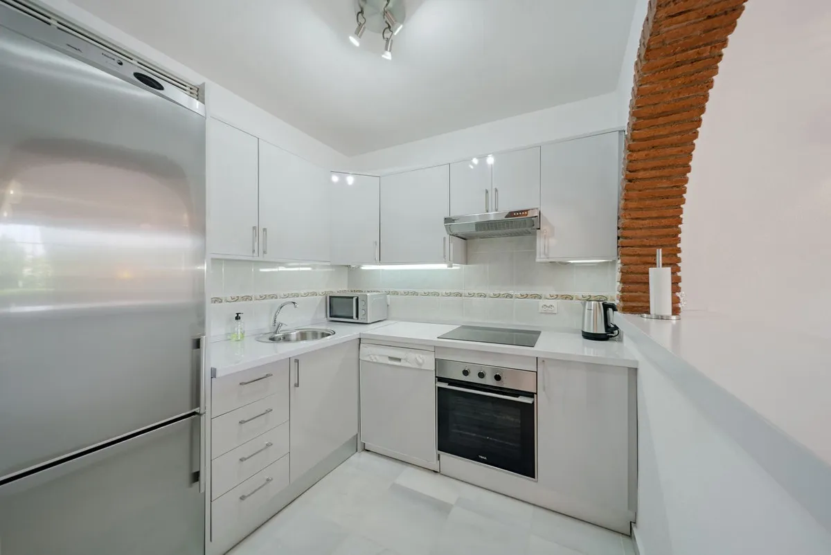 c8ac4ec7-aa2b-4c5b-a732-7ee3836708d2