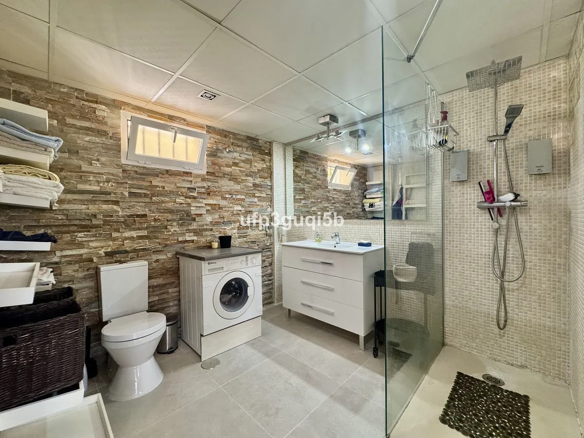 b6c3507b-6da1-400d-9186-720cf78fa9ea