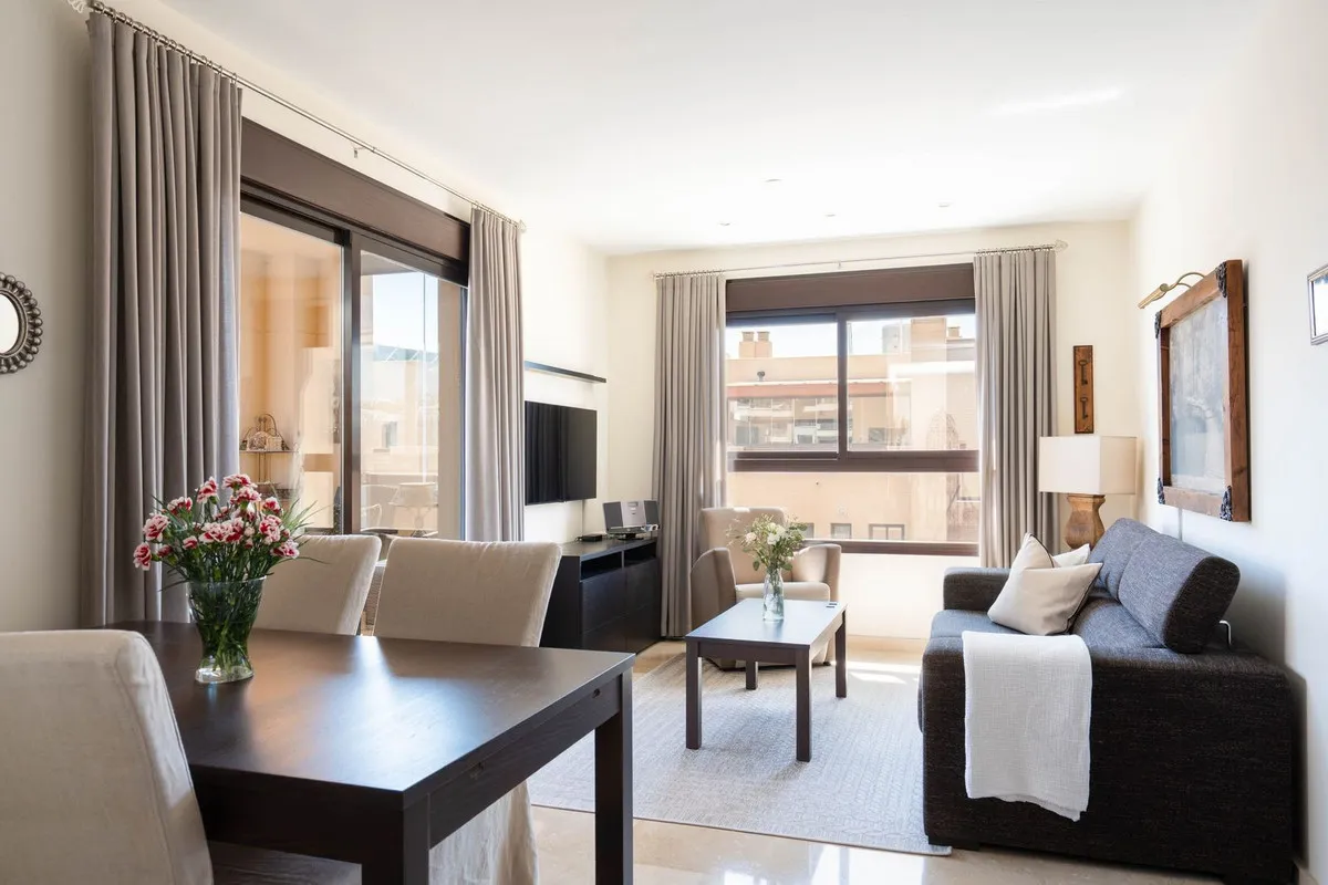 2f8b86a3-da48-445f-bf7c-48b1d170b67a