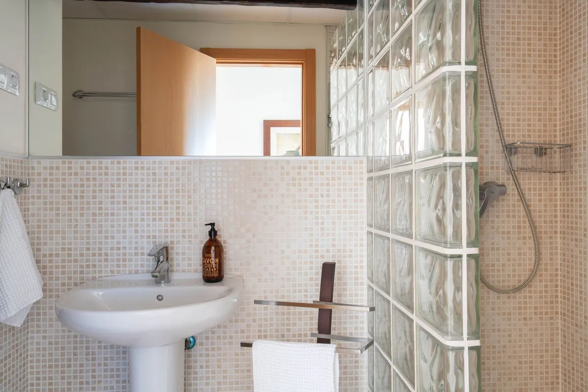 c7c4c1f5-dcd1-47d4-8afb-54a58062e7ca