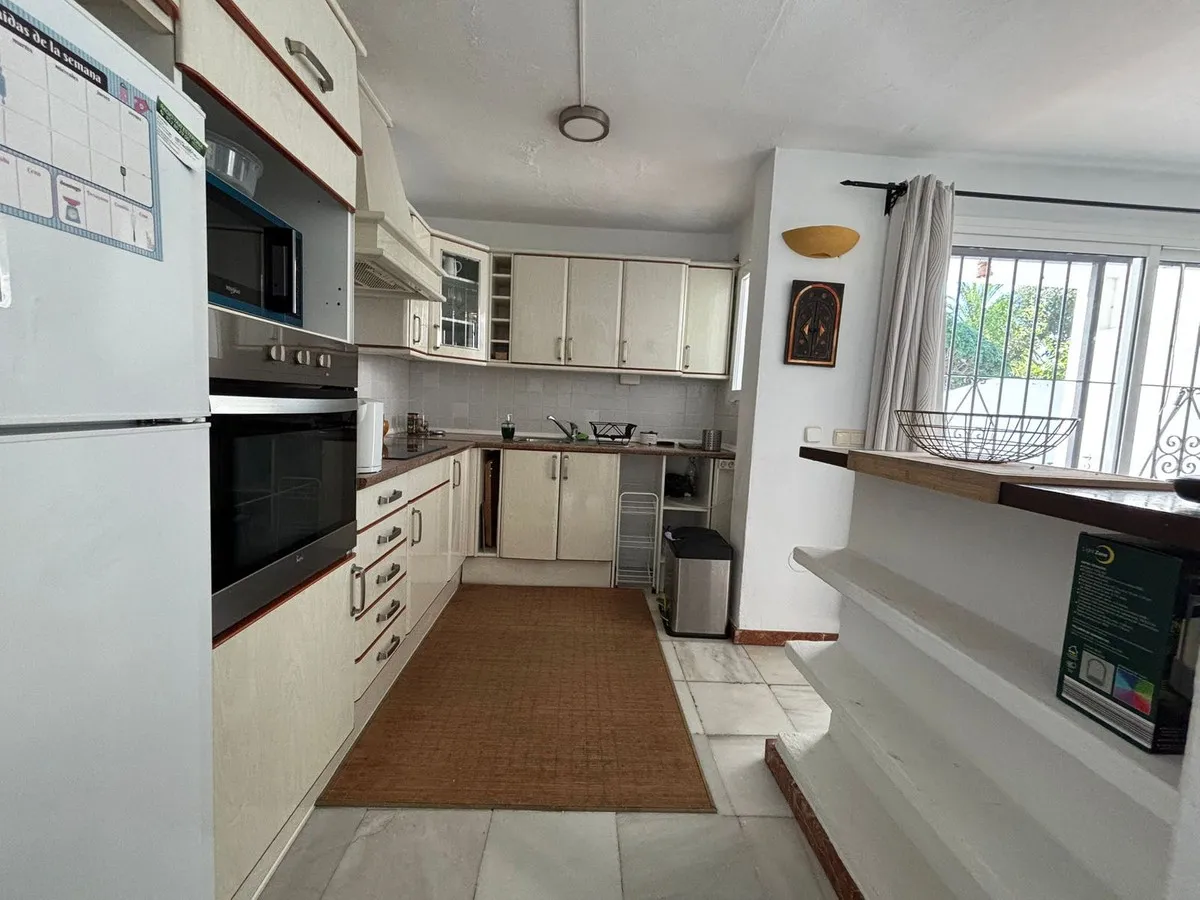 a6e8a230-483c-4c33-b746-0f33678fe230