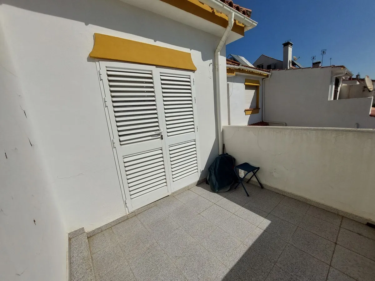 74eeb1dc-5664-49d7-a4b9-c6b71fcbb915