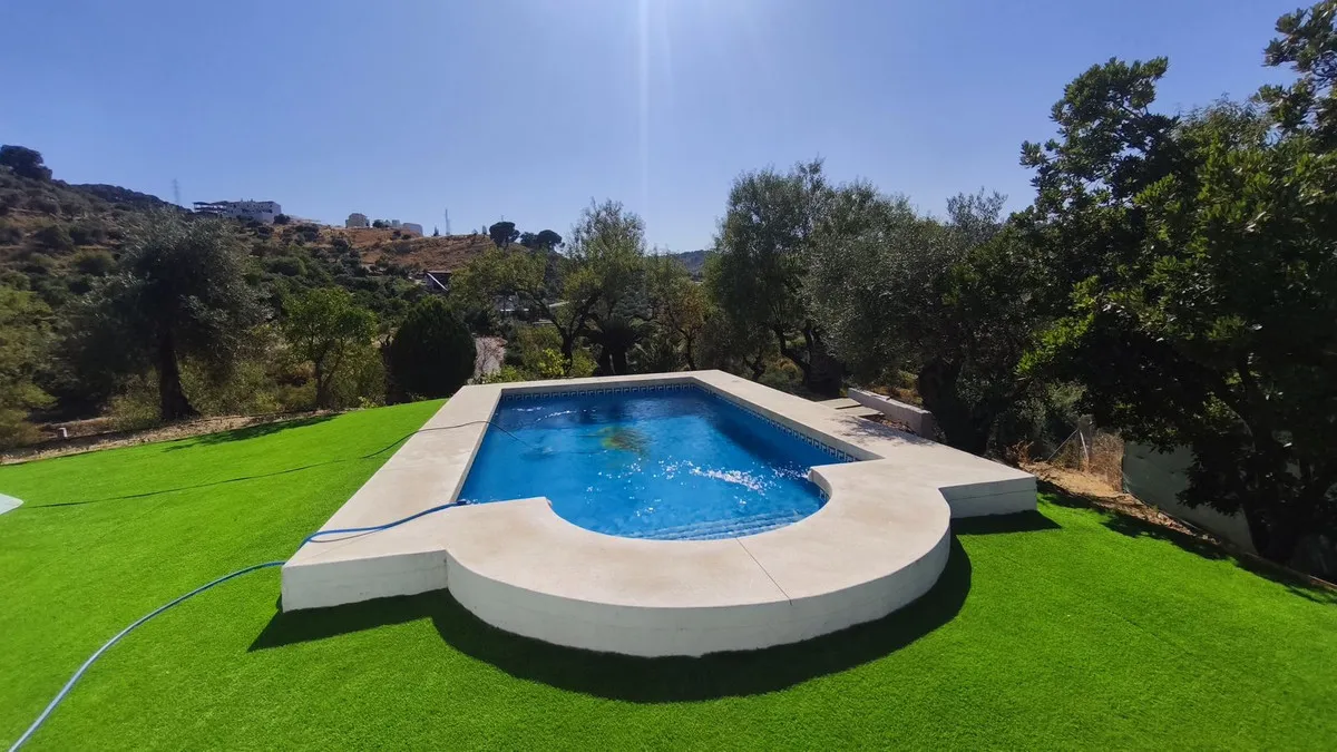 e8bbaa38-b037-48ca-849a-28894b42aef2