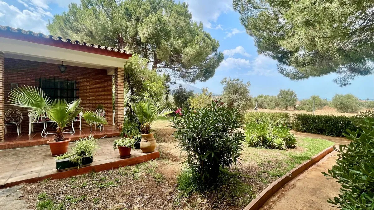 8b7f7606-a932-4778-9c8b-cd4a373c6d33