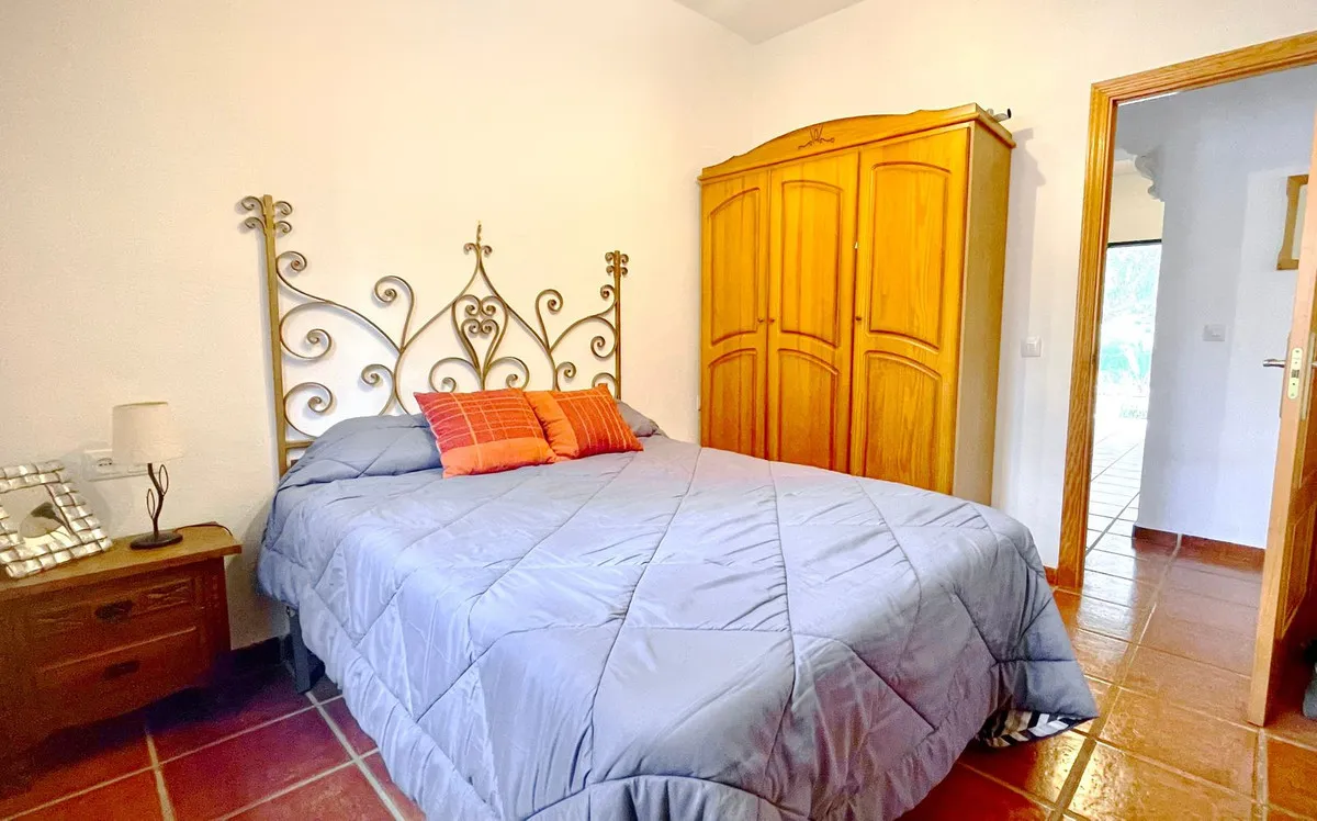 f0a85475-ba87-44b8-9e04-477e0ee3d95f