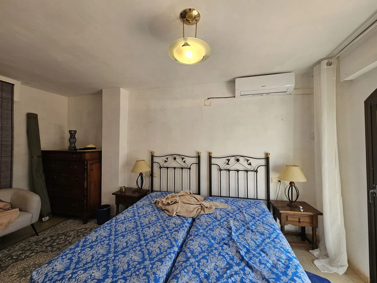 18cd042a-02fa-479e-9505-3930356aa2ad