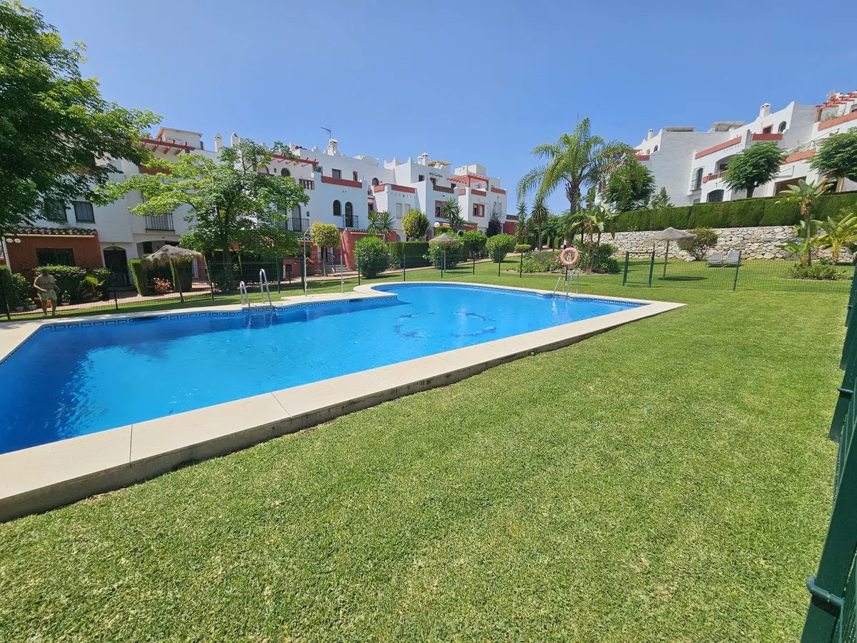 208c65b0-8f5c-4ada-bc8e-39e08799fd52