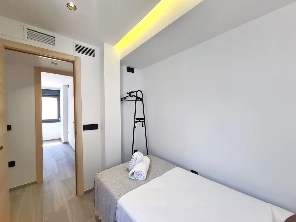 9b909f6e-b948-437c-98e7-650429c0b25a