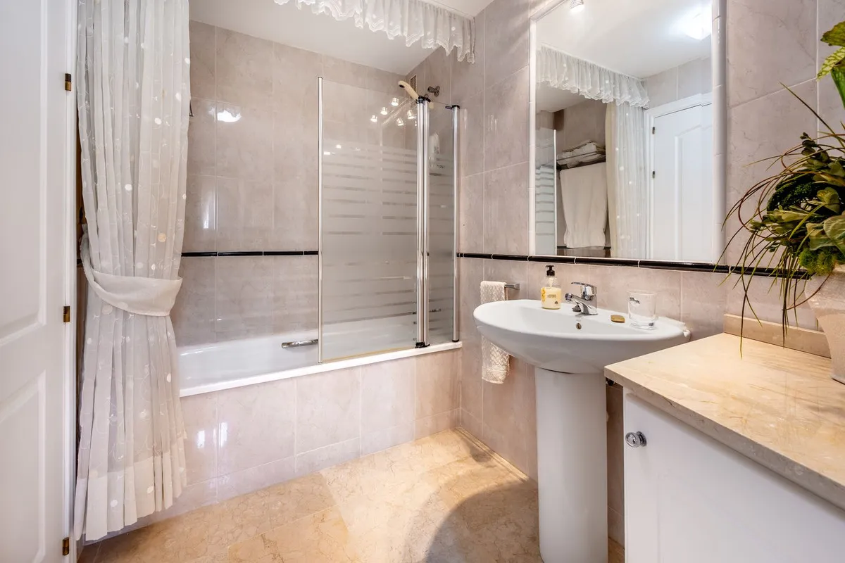 f3790d13-5403-4160-aa61-4c724aeeb9c7