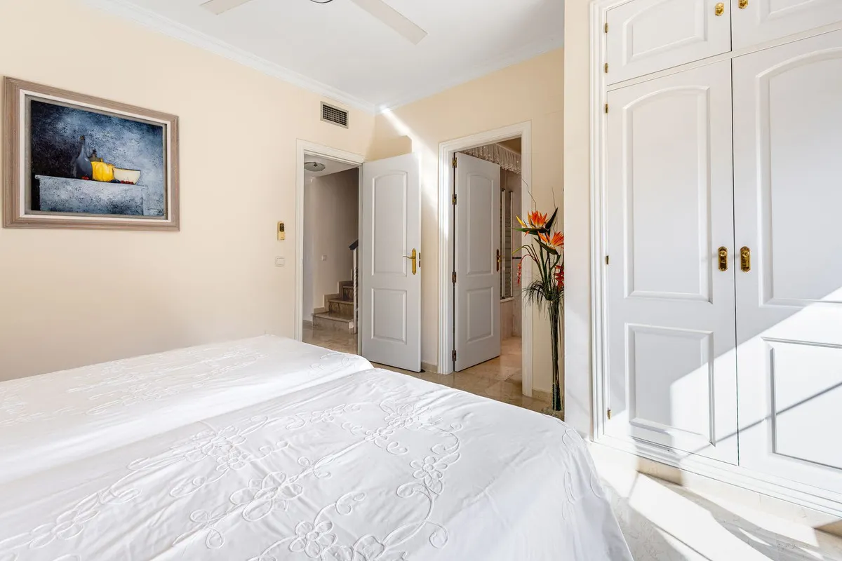 fb77b527-b3ef-4192-a0e3-ef93eef0589a