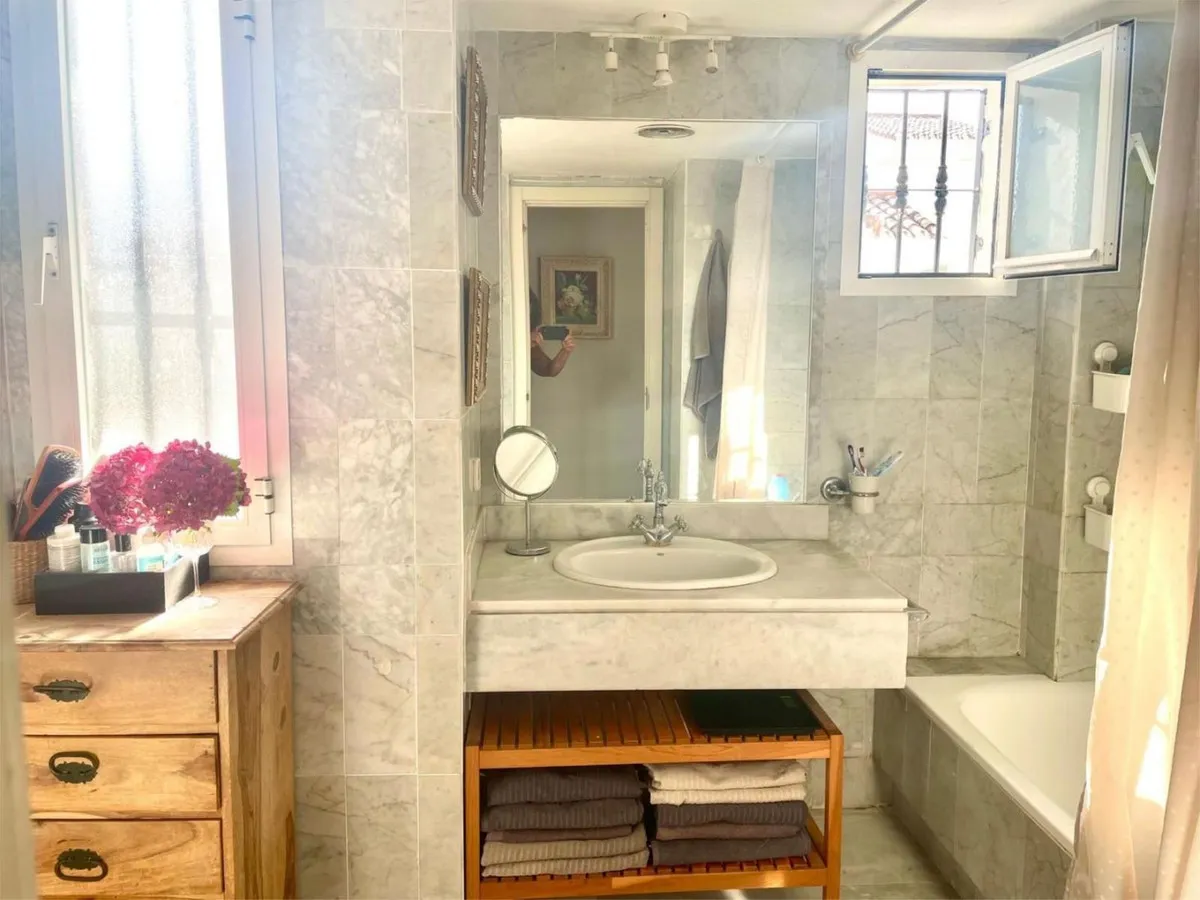 b39551c2-b2ff-4e00-a885-3220e65d4c63