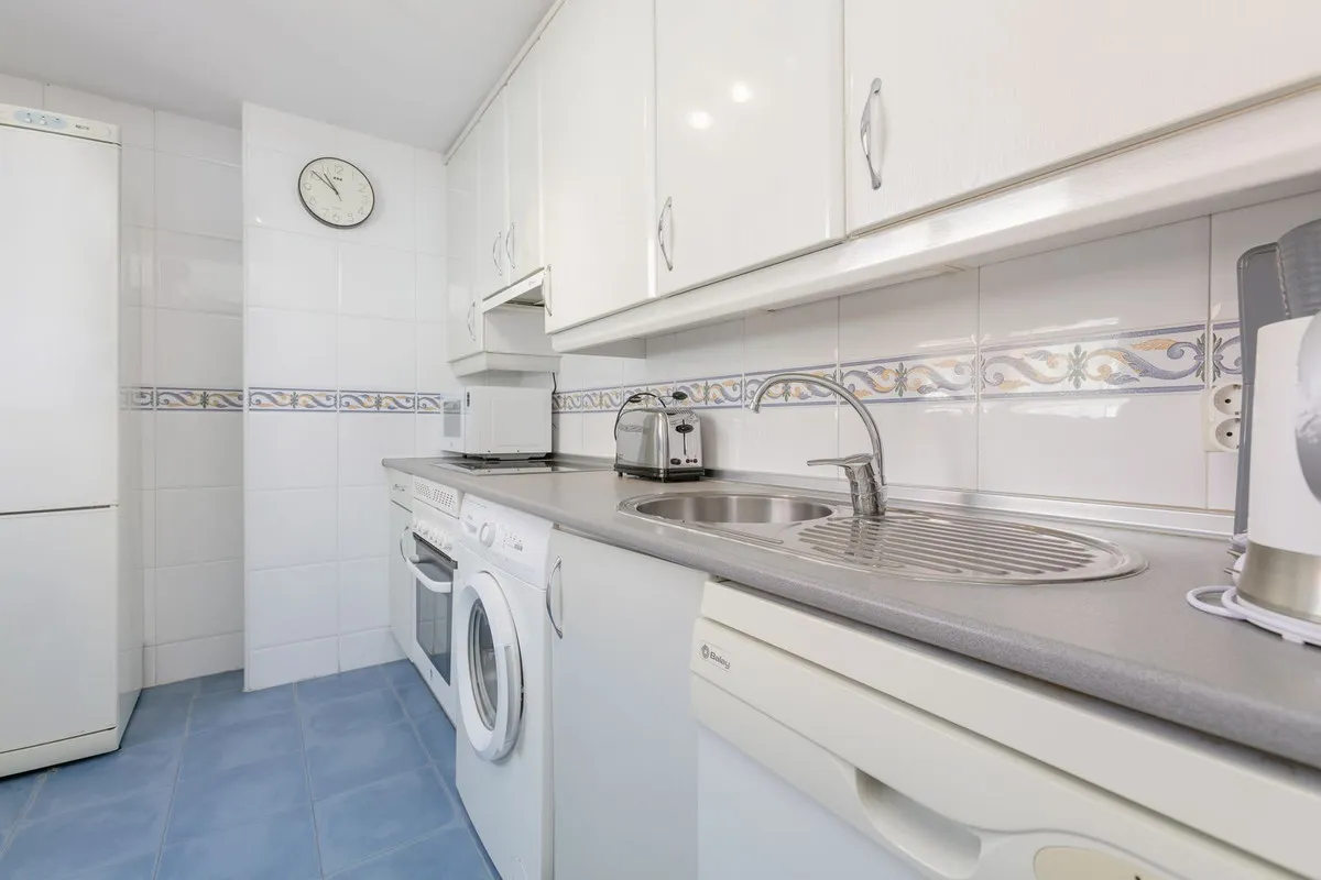 8c77aecf-f63c-43da-86b9-59d7c2e4f0fb