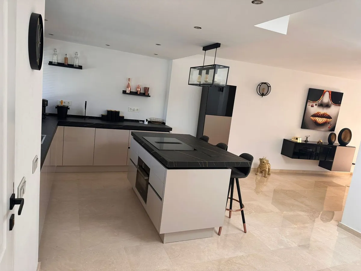 9e7d7936-5d07-4f42-b04c-75d2817b7f49