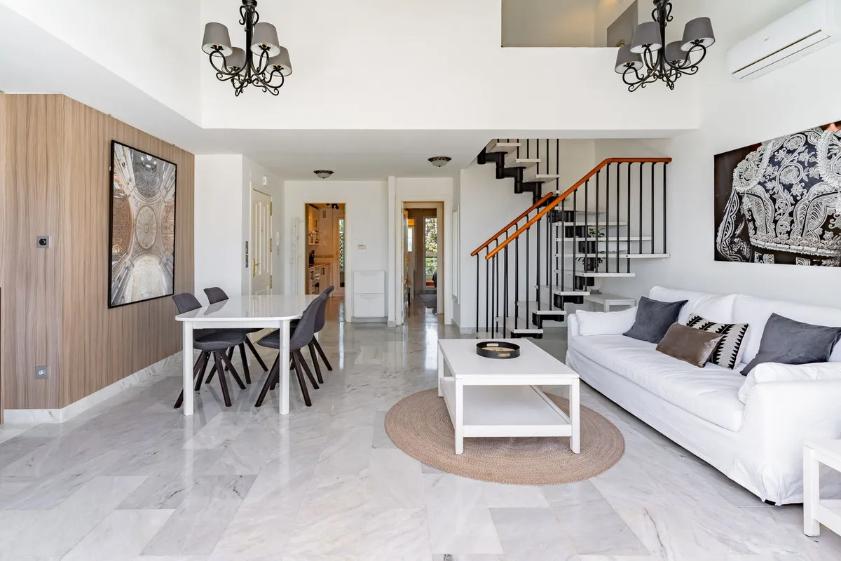 4dd05770-ae94-4325-8ea3-426647edb56b