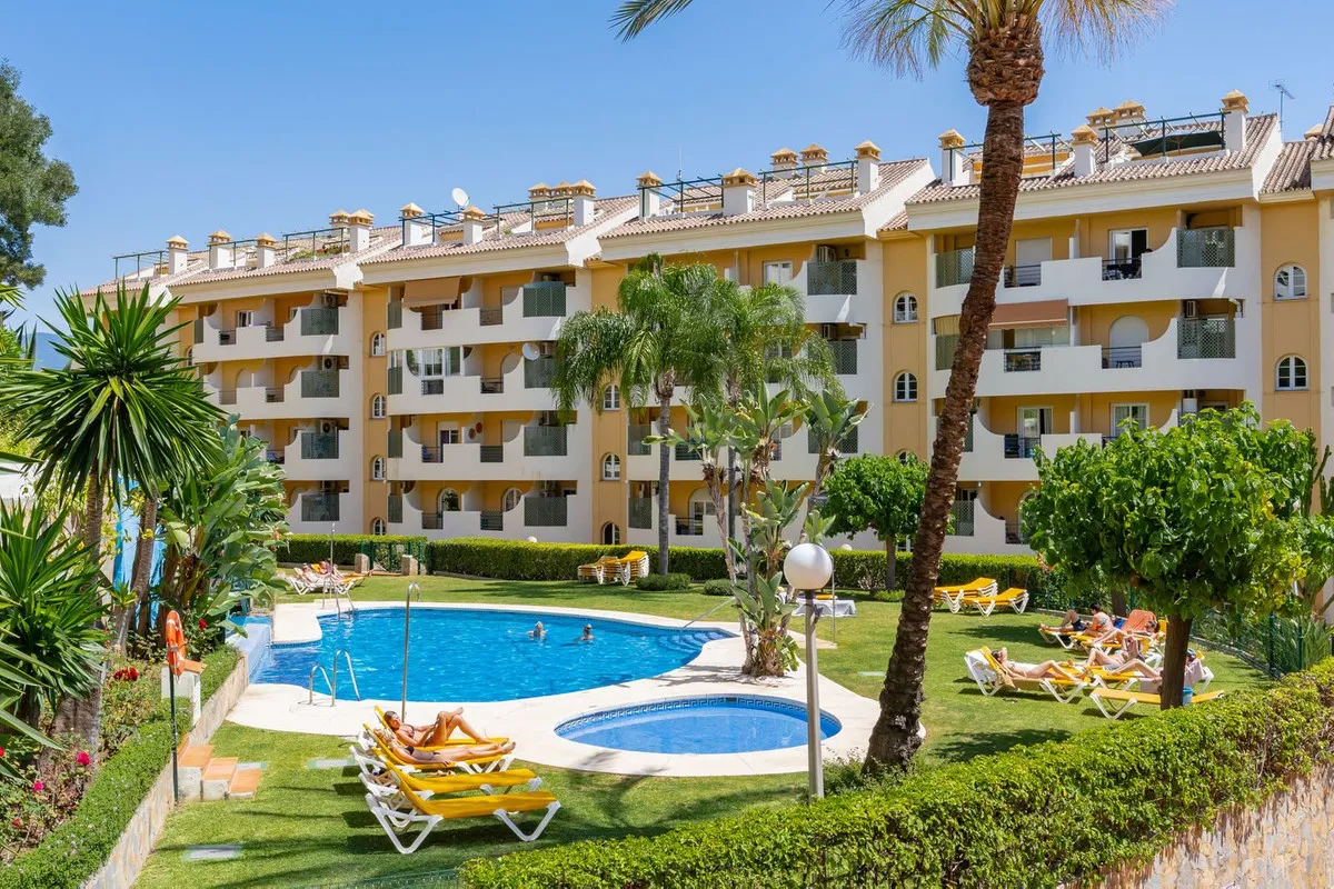 b12f81c8-f400-4459-8a2c-df2d3be23303