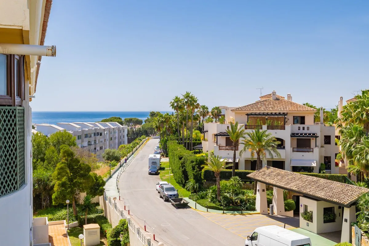 e0262a2e-46ce-4e9c-9f7d-269325b1dba4